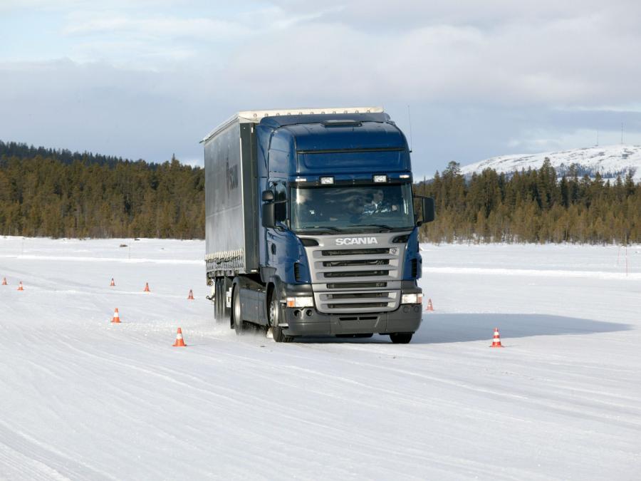  Scania R470 4x2 Topline 2004 года  (фото 2 из 3)